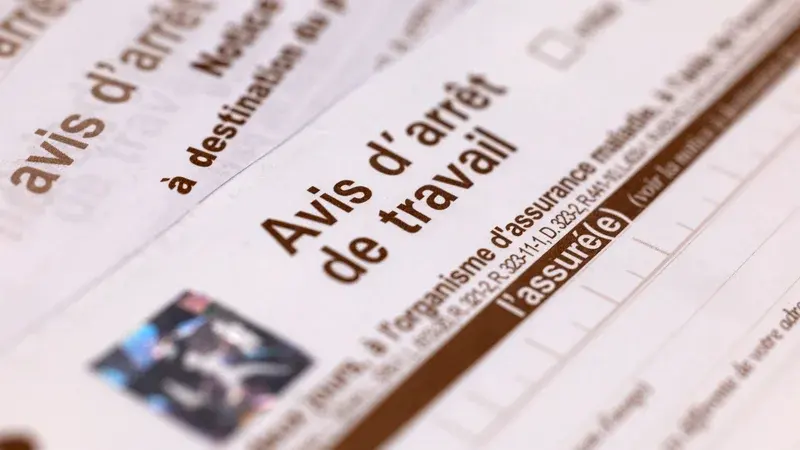 L'absentéisme au travail atteint un niveau record en France, alimentant les projets de réforme budgétaire