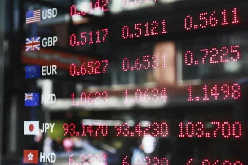 Le dirham marocain enregistre un repli face aux devises majeures sur le marché des changes