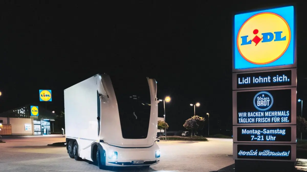 Lidl et Einride testent la livraison autonome par camion sans cabine sur route publique en Allemagne