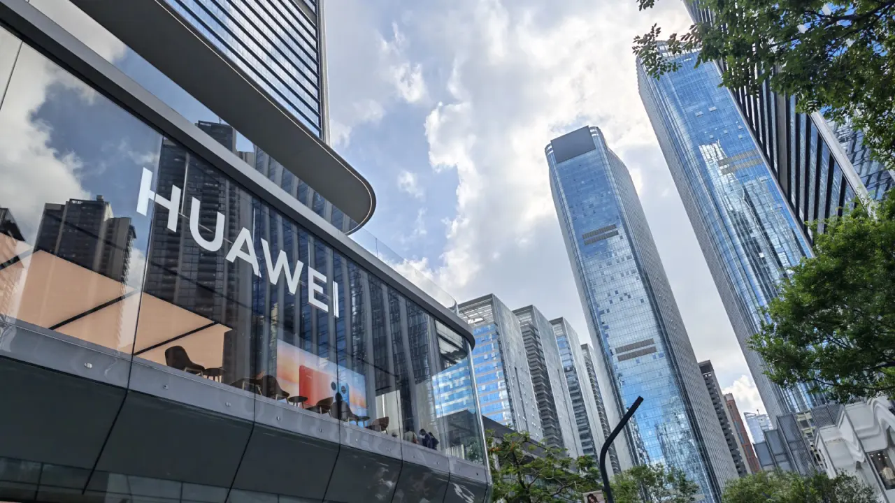 Huawei accélère le développement de ses puces Ascend pour défier la domination de NVIDIA dans l'intelligence artificielle