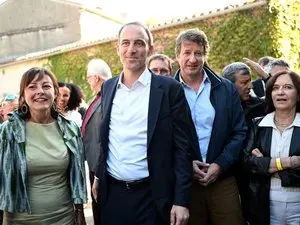 Présidentielle française 2027 : Raphaël Glucksmann consolide ses appuis lors des Rencontres de la gauche à Bram