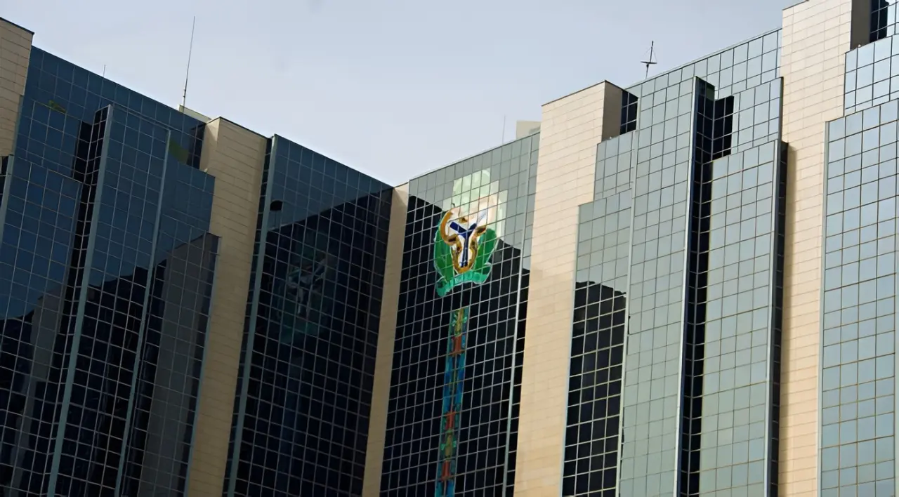 Le Nigeria exige la transparence sur plus de 1 600 milliards de nairas manquants à la Banque centrale