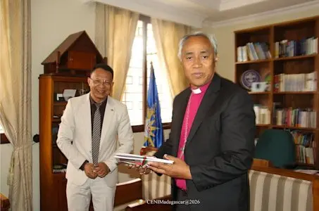 La CENI remet son rapport de synthèse au Conseil chrétien des Églises de Madagascar pour alimenter la concertation nationale