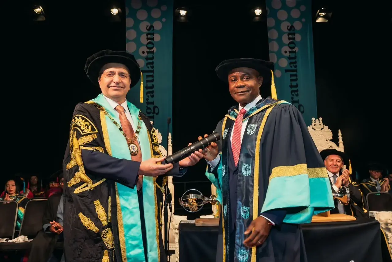 Le gouverneur Peter Mbah distingué par l'Université d'East London pour son parcours