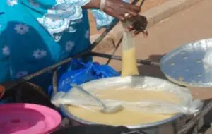 Bouillie chaude servie dans des sachets plastiques : la FAO réclame des preuves scientifiques et une action interministerielle au Sénégal