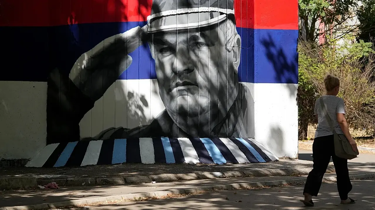 Les funérailles de Ratko Mladić à Belgrade deviennent un test diplomatique critique pour l'adhésion de la Serbie à l'UE