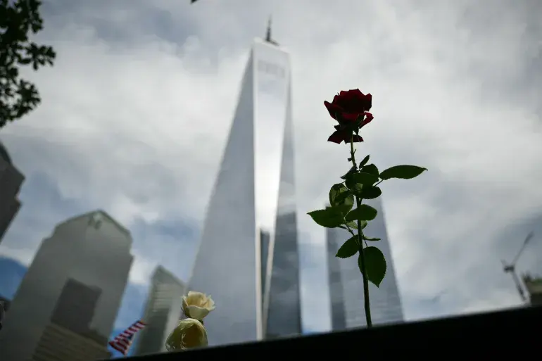 Vingt-cinq ans après le 11 septembre, les États-Unis commémorent les victimes et interrogent l'héritage sanitaire des attentats