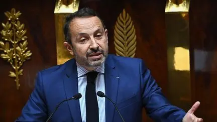 Déploiement militaire français en Arabie saoudite : une stratégie sous le feu des critiques politiques