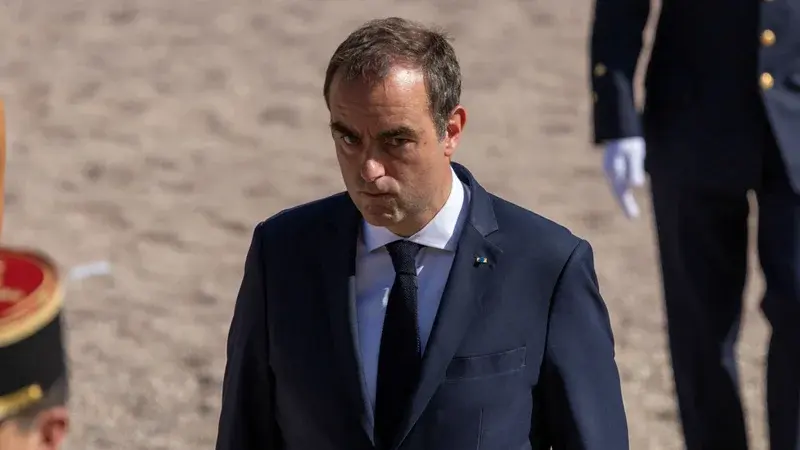 Budget 2027 : Sébastien Lecornu impose un gel des dépenses de l'État pour réduire le déficit