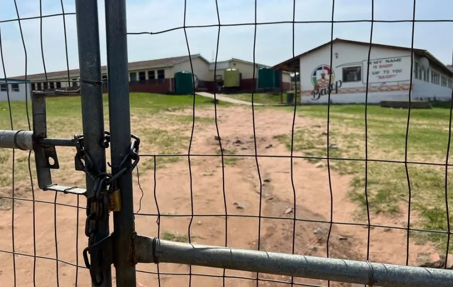 Le syndicat Sadtu alerte sur l'impact traumatique de la violence armée dans les écoles du KwaZulu-Natal