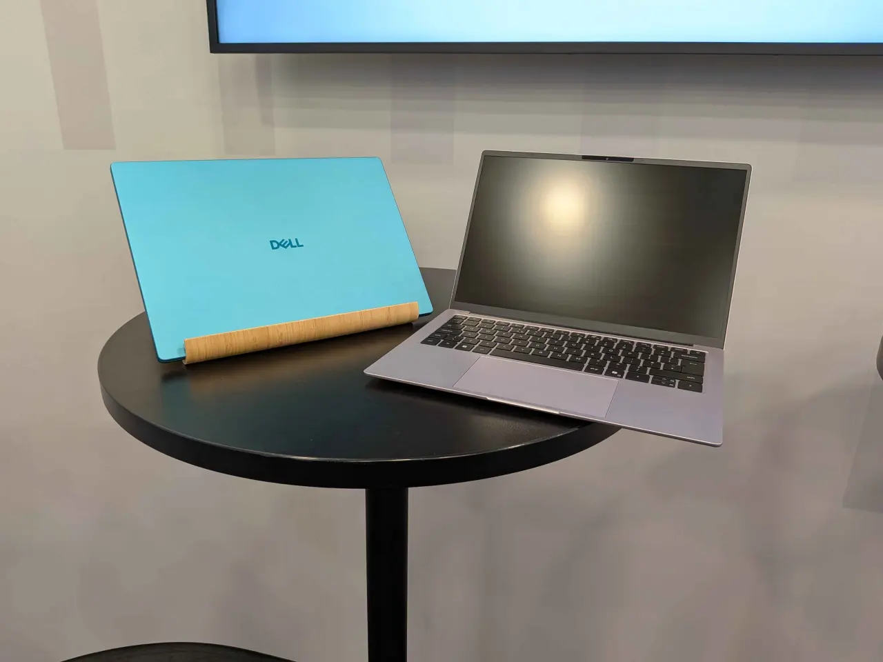 Dell positionne son nouveau PC portable 14S sur le segment étudiant pour concurrencer Apple