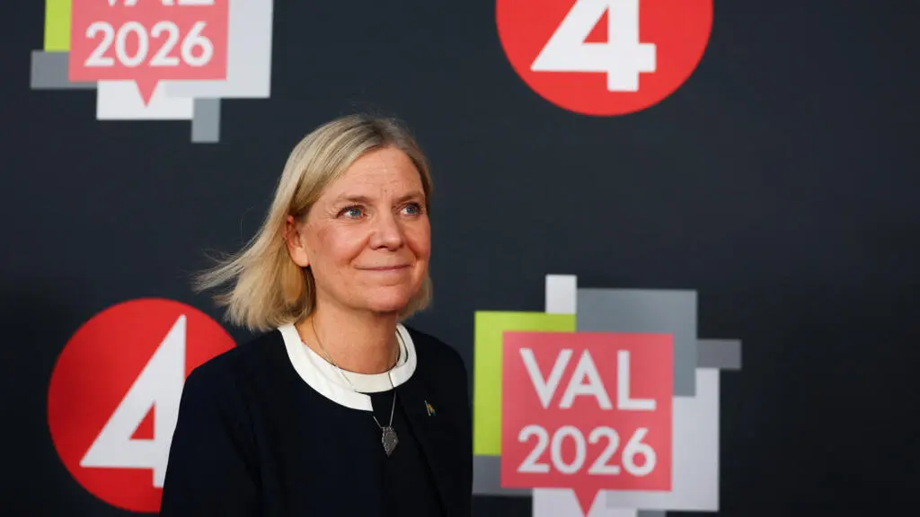 Élections législatives suédoises : le bloc de gauche l'emporte de justesse, le Premier ministre Kristersson démissionne