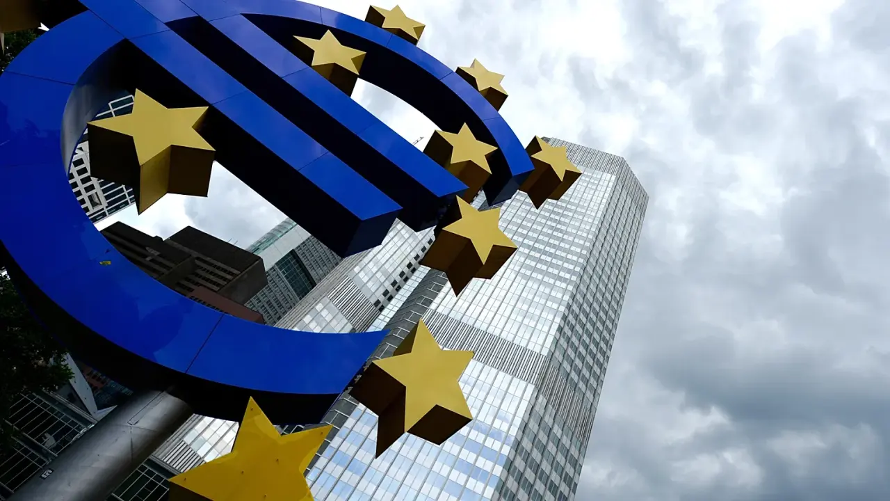 La Banque centrale européenne relève ses taux directeurs face à la persistance du choc énergétique
