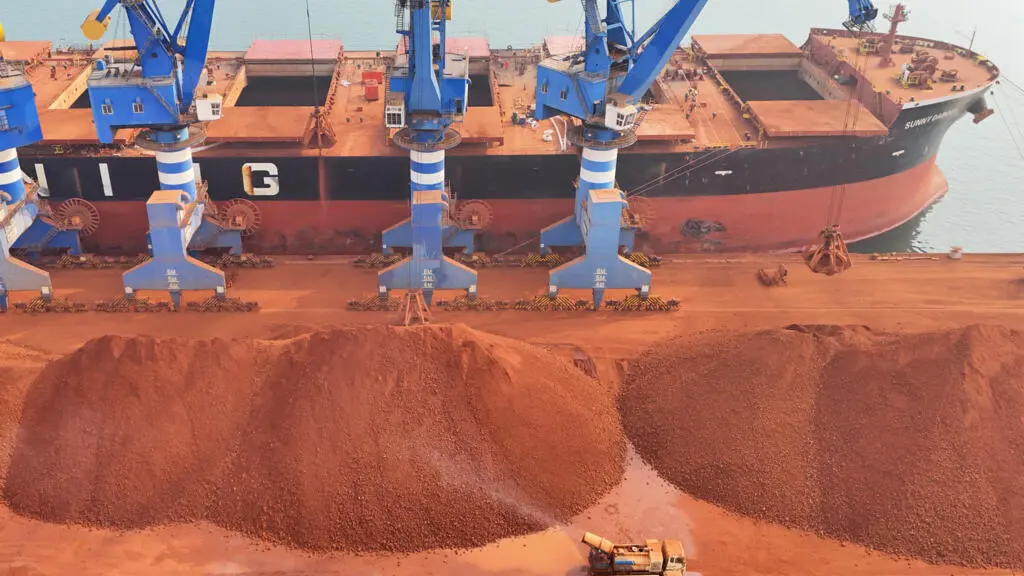 La Guinée sécurise ses exportations de bauxite via un partenariat stratégique avec le géant suisse Glencore