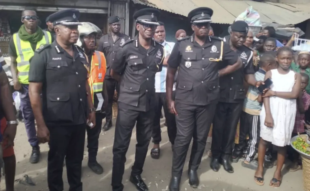 Les commerçants du corridor Aflao-Accra dénoncent des exactions policières et obtiennent une enquête