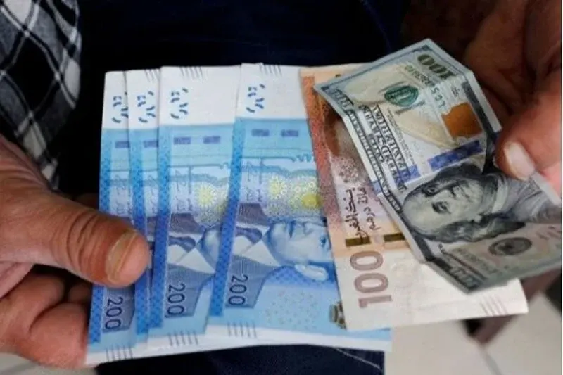 Le dirham perd 0,2 % face au dollar entre le 3 et le 9 septembre 2026, tandis que les réserves officielles augmentent de 0,4 %