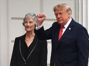 Donald Trump rompt avec la neutralité américaine en soutenant une Irlande unifiée lors de son passage à Dublin