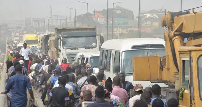 Lagos-Ibadan : la réhabilitation du pont de Kara paralyse la circulation et pèse sur le pouvoir d'achat