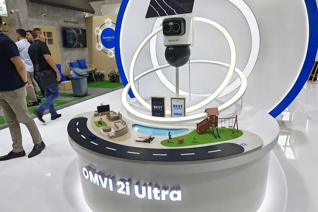 Reolink lance l'OMVI 2i Ultra : une caméra de surveillance solaire dopée à l'IA locale