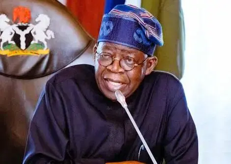 Le président nigérian Bola Tinubu appelle les banques à financer l'économie réelle plutôt que la seule rentabilité