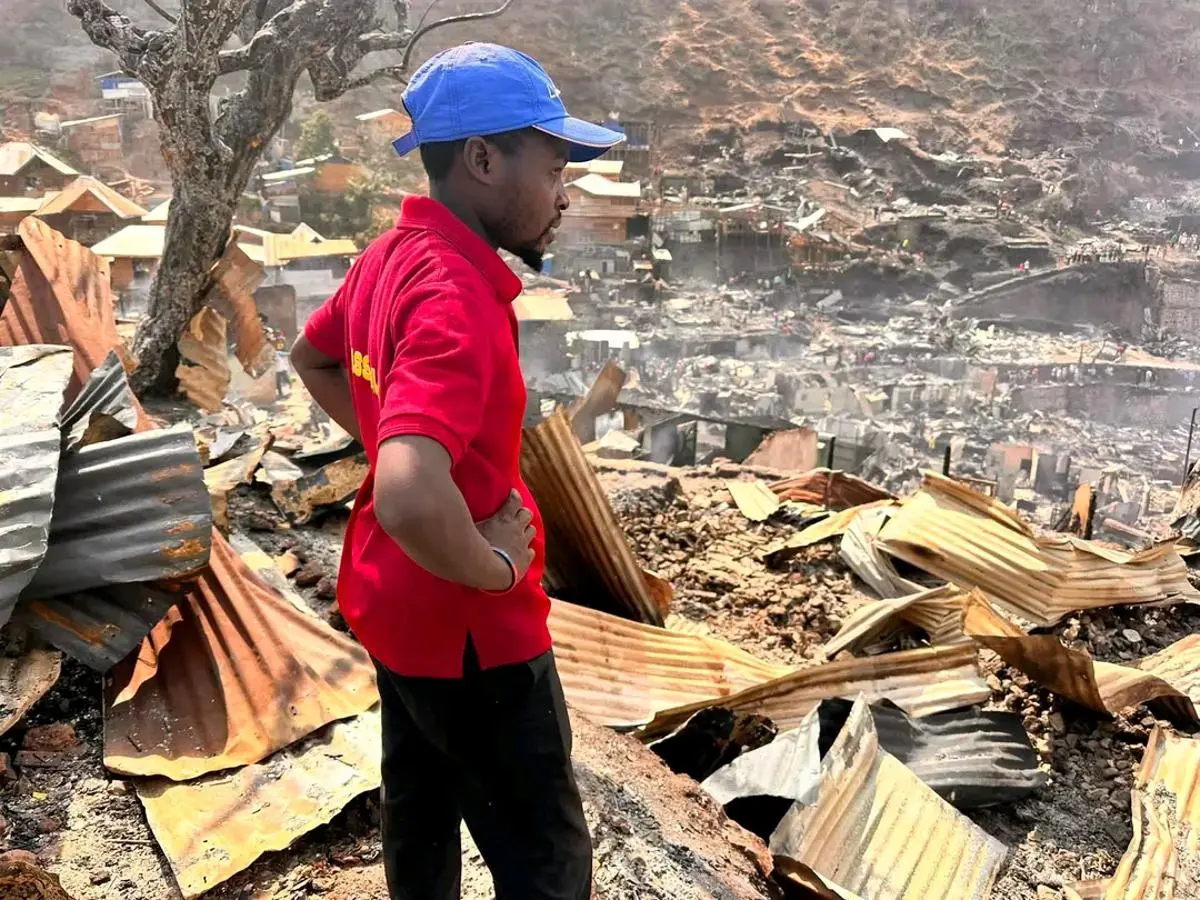 Incendie meurtrier à Bukavu fait au moins 27 morts parmi des élèves, révélant l'absence de secours et la crise sécuritaire du Sud‑Kivu