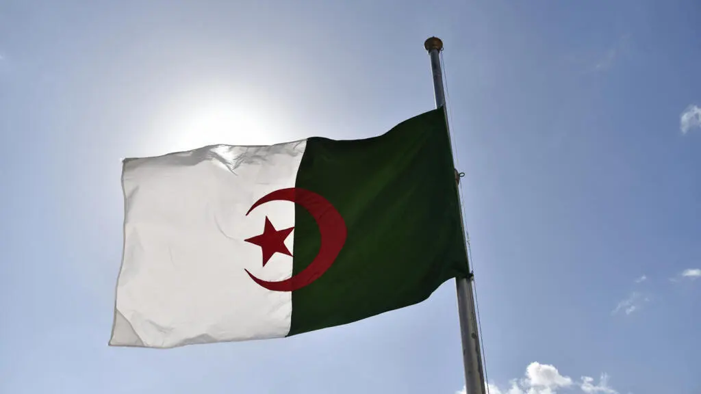 Le Premier ministre algérien Sifi Ghrieb en visite à Bamako pour sceller la normalisation diplomatique avec le Mali