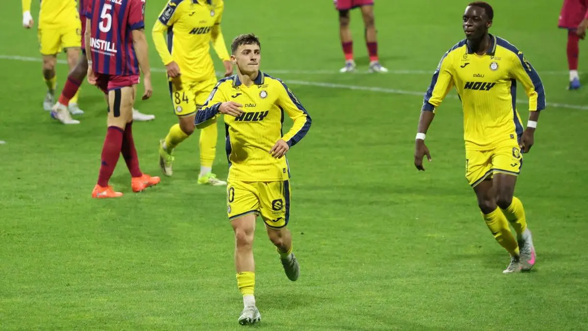 Le Stade Brestois 29 active son joker du mercato pour recruter l'ailier droit Giovani Versini en provenance de Pau