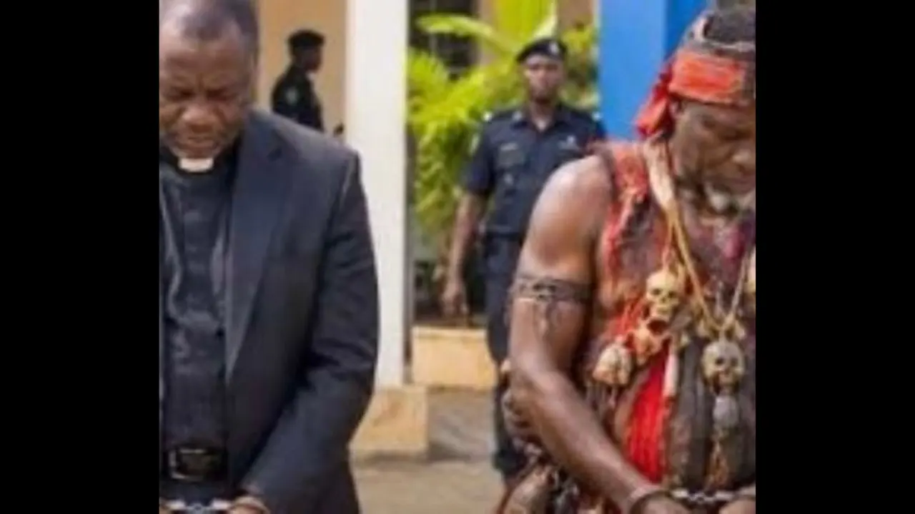 Le démantèlement d'un vaste réseau de faussaires au Ghana révèle une stratégie de camouflage au sein d'édifices religieux