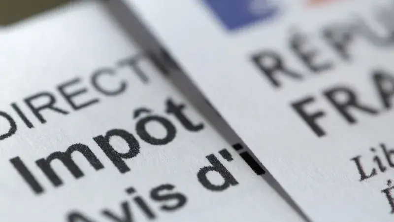 Une campagne d'hameçonnage sophistiquée usurpe l'identité du fisc français pour dérober des actifs numériques