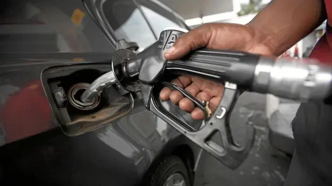Nigeria : la baisse des prix du carburant annoncée par Dangote peine à se répercuter à la pompe