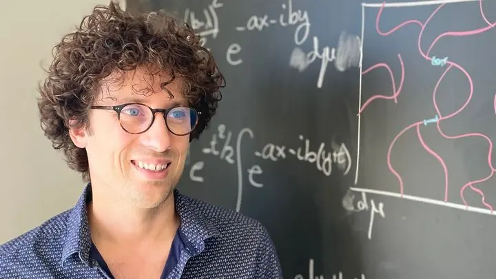 La médaille Fields Hugo Duminil-Copin plaide pour une approche intuitive et sensible des mathématiques