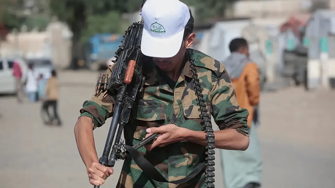 La prise du détroit de Bab el-Mandeb par les Houthis menace la stabilité du commerce maritime mondial