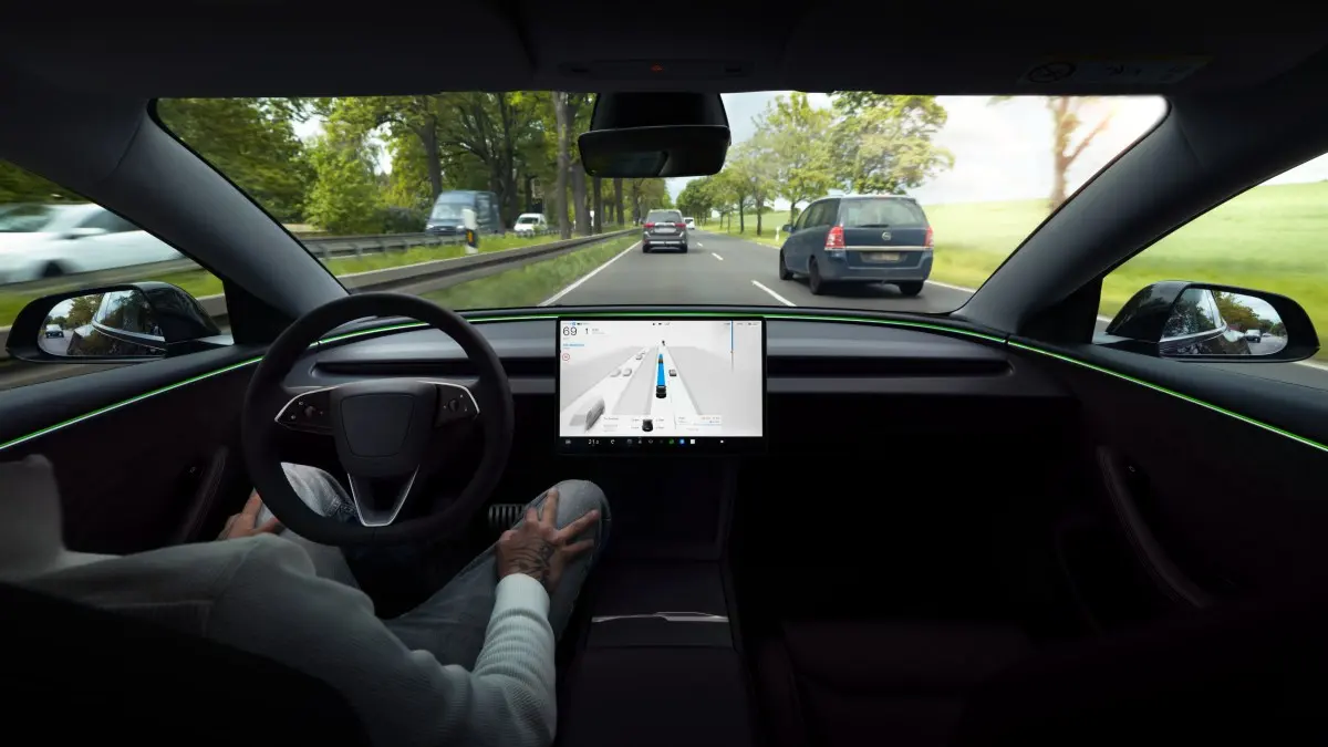 Tesla FSD en France : le ministre des Transports fait volte-face après un échange avec Elon Musk