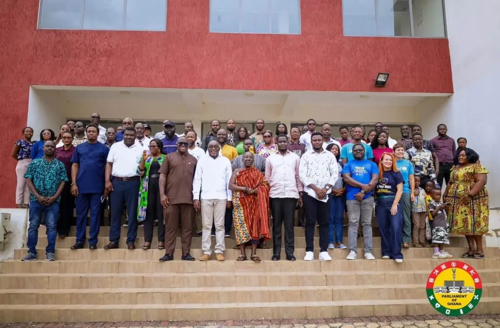 Le Parlement ghanéen évalue les menaces pesant sur les droits de l'enfant dans la municipalité d'Abuakwa South