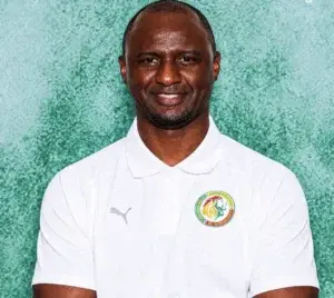 Patrick Vieira prend officiellement les rênes de l'équipe nationale de football du Sénégal