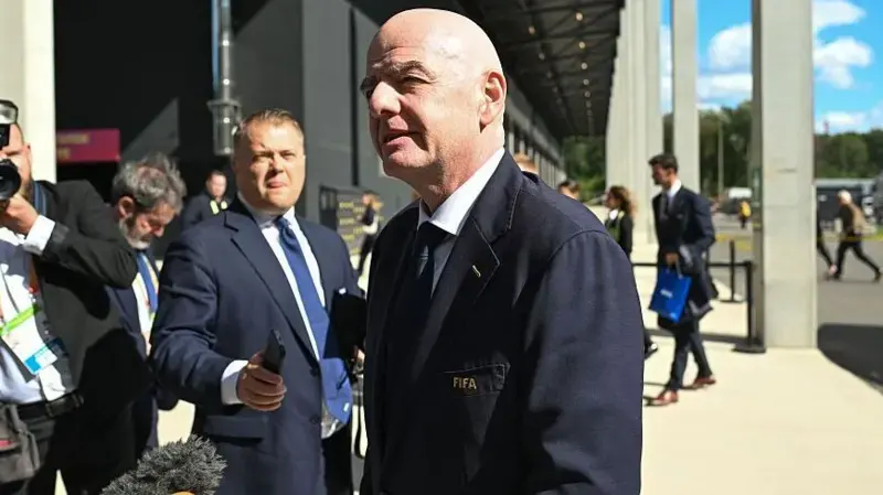 L'UEFA et la CONCACAF exigent une redistribution de 2,1 milliards de dollars des réserves de la FIFA
