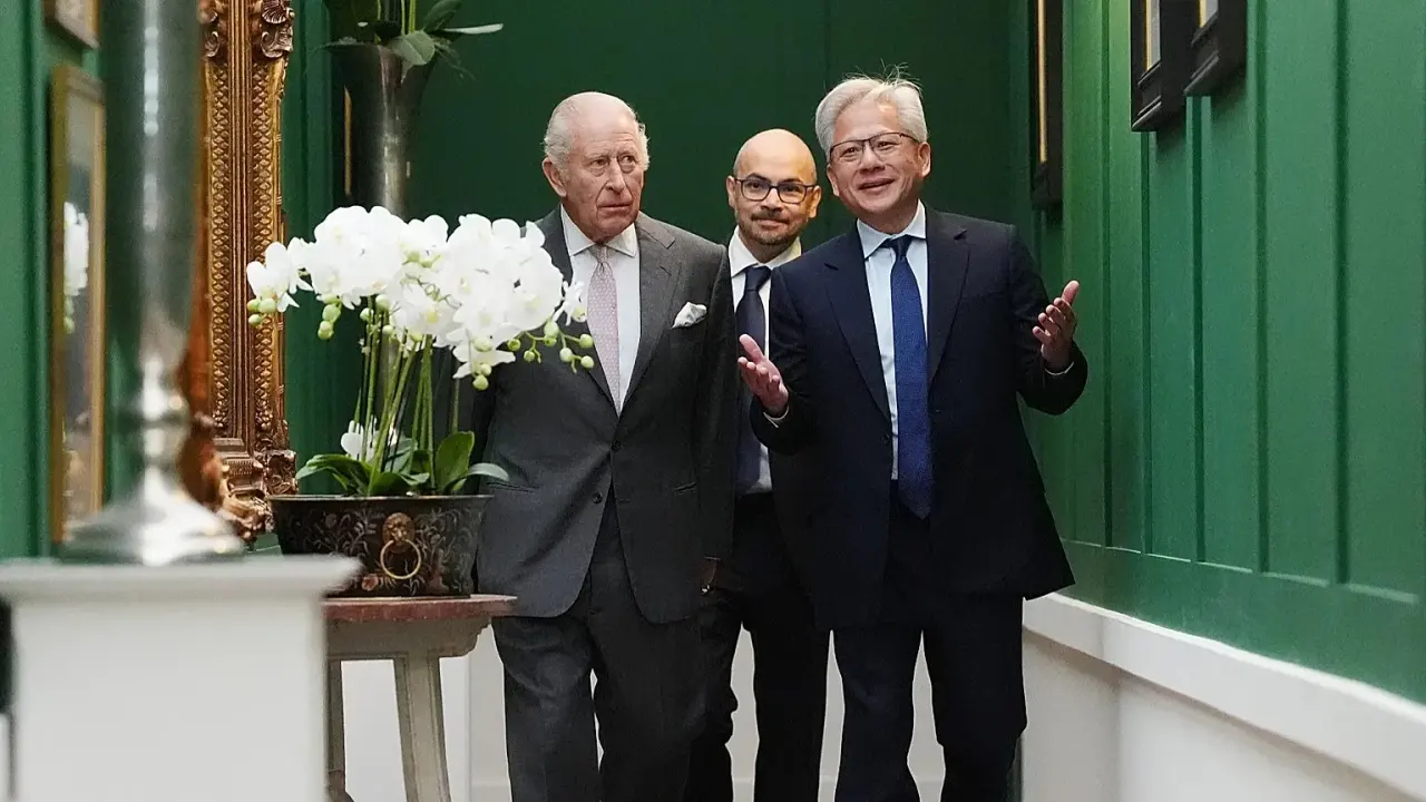 Le roi Charles III exhorte les géants de la tech à garantir un contrôle humain sur l'intelligence artificielle