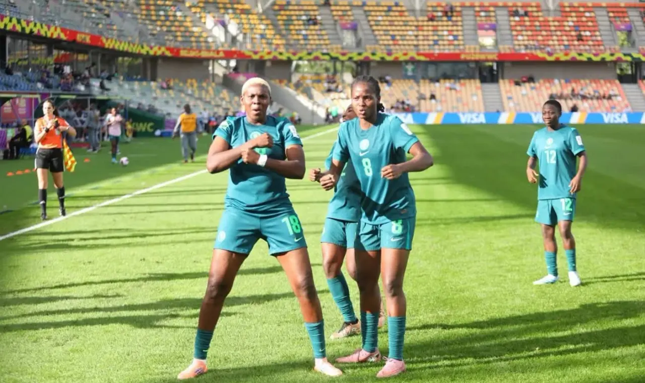 Le Nigeria se qualifie pour les quarts de finale de la Coupe du monde féminine U20 après une victoire 3-0 sur l'Angleterre