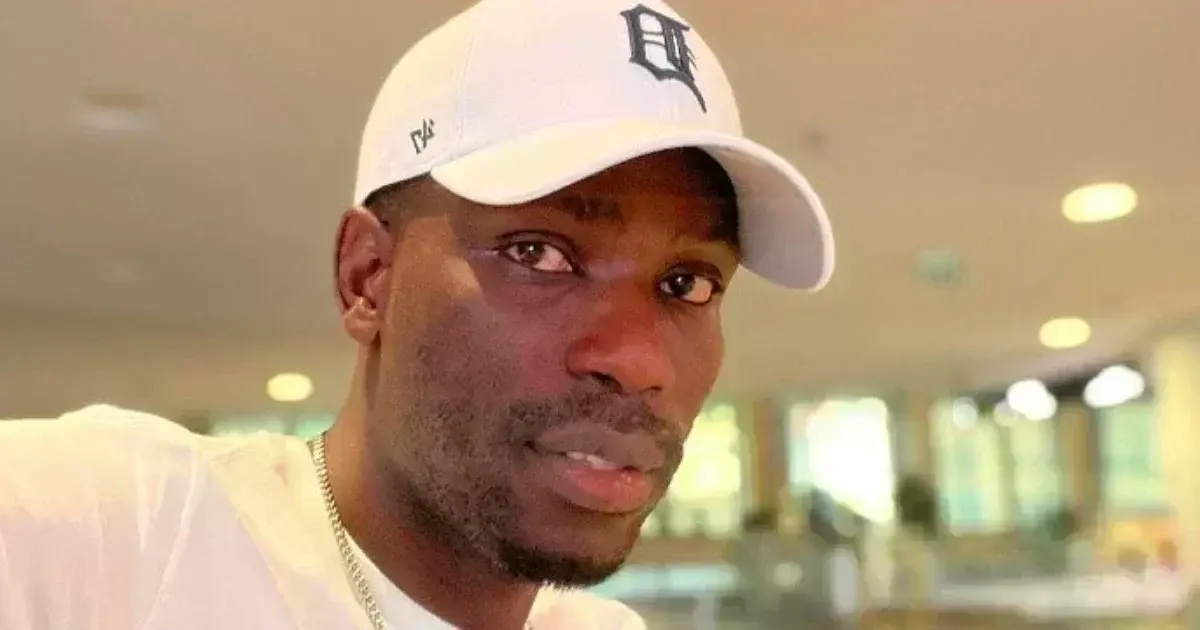 Le placement en garde à vue de trois influenceuses sénégalaises relance le débat sur la régulation des réseaux sociaux
