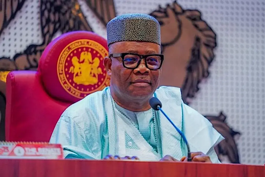 Le Sénateur Godswill Akpabio saisit le SSS pour contester une citation anti‑nord supposée et dénoncer une désinformation ciblée