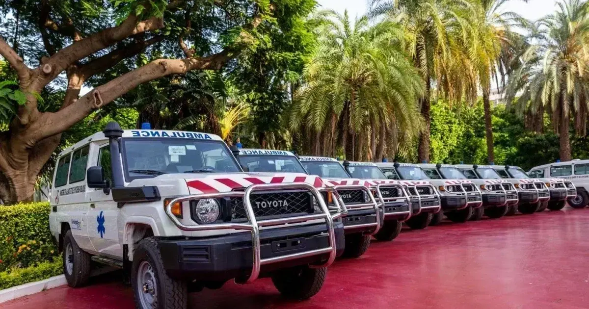 Le Sénégal renforce son système de santé avec la réception de 153 ambulances médicalisées produites localement