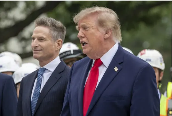 La Maison-Blanche lance Trump TV alors que les médias américains s'unissent contre les restrictions d'accès