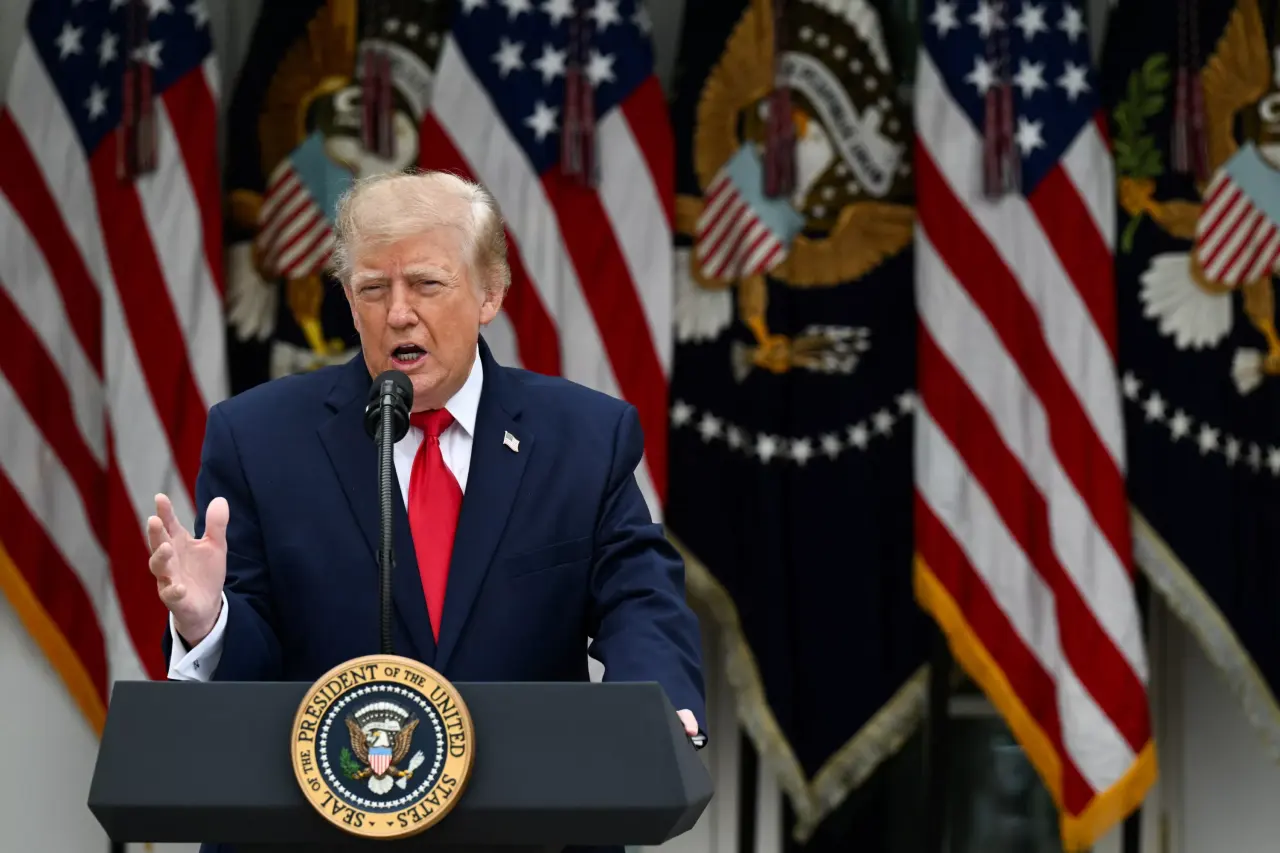 Trump qualifie de «honte» la reprise des frappes ukrainiennes sur les raffineries russes et affirme qu’il est plus difficile de travailler avec Zelensky que Poutine