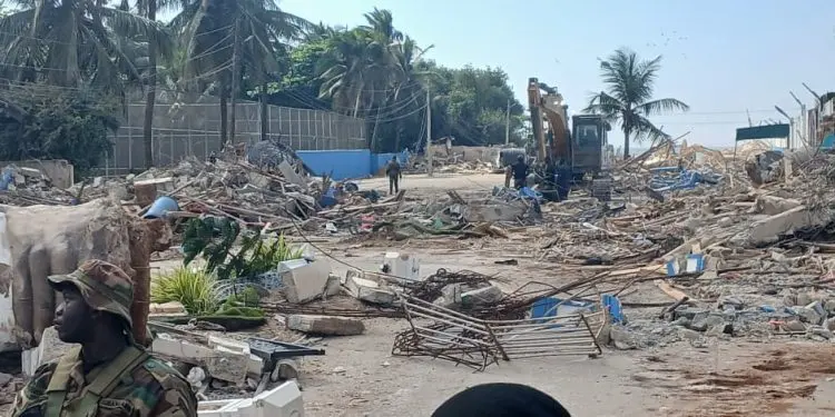 La démolition surprise de La Pleasure Beach à Accra suscite une vive controverse politique
