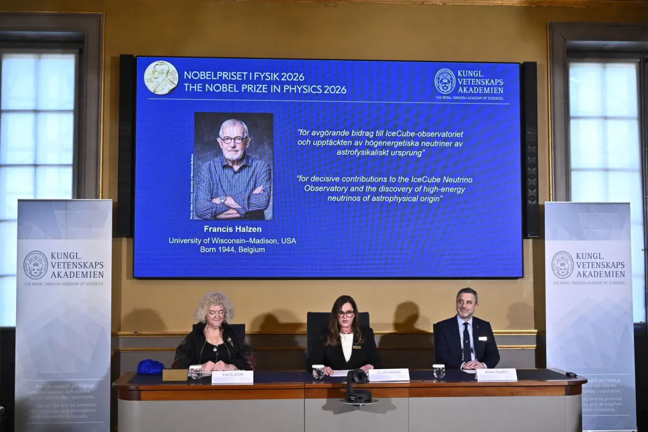 Le physicien Francis Halzen reçoit le prix Nobel pour avoir révolutionné l'astronomie des neutrinos