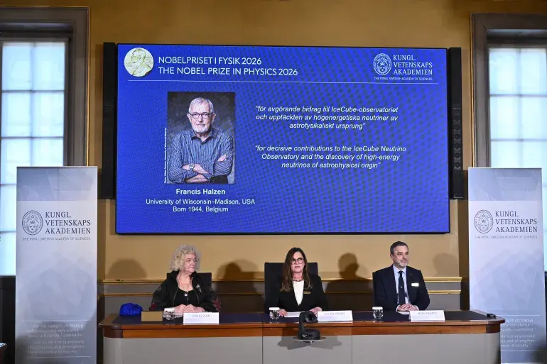 Le physicien Francis Halzen reçoit le prix Nobel pour ses travaux sur les neutrinos