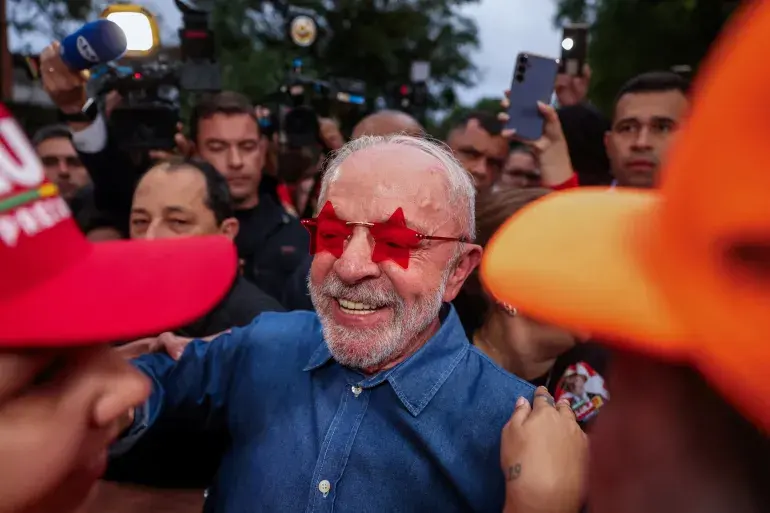 Luiz Inacio Lula da Silva remporte un quatrième mandat historique à la présidence du Brésil